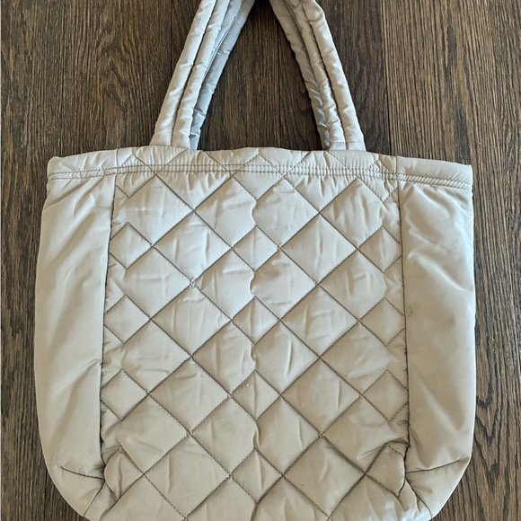Marc Jacobs Quilted Nylon, Large, Soft Taupe - Picture 3 of 10